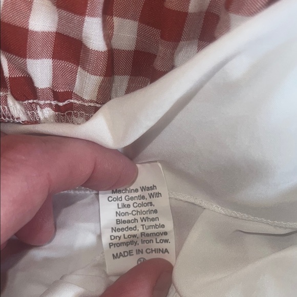 Red and White Tiered Flutter Sleeve Sundress - Picture 11 of 16